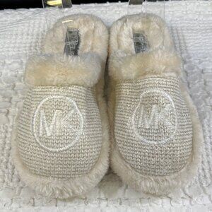 Michael Kors Women's Cream Furry Shoes/Slippers Sz 7M SKU 5073